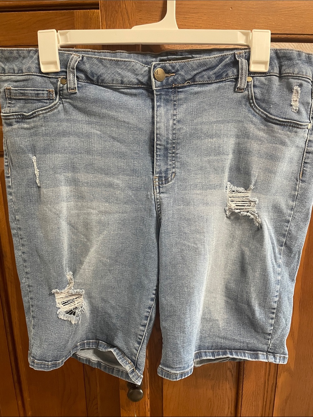 d. jeans Light Blue Distressed Jean Shorts Women’s Sz.22